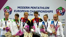 Emilija Serapinaitė ir Lina Batulevičiūtė kairėje