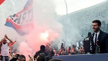 Lionelis Messi ir PSG sirgaliai