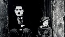 Charlie Chaplino filmas &bdquo;Mažylis&ldquo; 