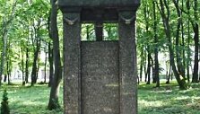 Skulptūrų parke atstatytas paminklas Gerlachų &scaron;eimai