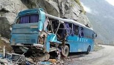 Pakistane per autobuso avariją žuvo 10 žmonių