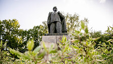 Ra&scaron;ytojo Petro Cvirkos skveras Vilniuje