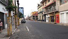 I&scaron;tu&scaron;tėjusios Peru miestelio gatvės