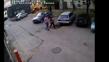 Kaune gaujos jaunuolių buvo sumu&scaron;tas gulintis vaikinas