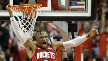 Russellas Westbrookas debiutavo &bdquo;Rockets&ldquo; klube.
