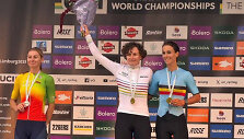 Daiva Tu&scaron;laitė-Ragažinskienė atsisakė stoti nuotraukai su neutralia atlete, kuri giedojo Rusijos himną.
