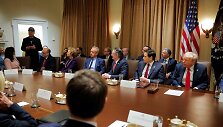 Elonas Muskas Donaldo Trumpo vyriausybės pasitarime