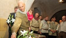 Ant Barboros Radvilaitės palaikų buvo padėta baltų lelijų puok&scaron;tė