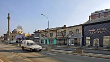 Gatvė Kosovo sostinėje Pri&scaron;tinoje