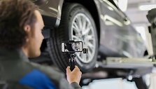 &bdquo;Ford&ldquo; mechanikai vaizdo įra&scaron;uose klientams rodys automobilių trūkumus