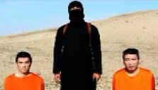 &bdquo;Islamo valstybė&ldquo; grasina nužudyti du pagrobtus japonus.
