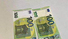 Smulkiesiems verslininkams bandoma įki&scaron;ti akivaizdžią 100 eurų kupiūros klastotę.