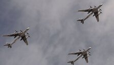 Strateginiai bombone&scaron;iai &bdquo;Tupolev Tu-95MS Bear&ldquo;. Karinis paradas Maskvos Raudonojoje aik&scaron;tėje