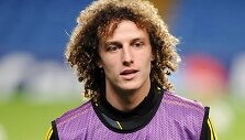 Chelsea's Brazilian player David Luiz looks on during a training session at Stamford Bridge in London, England on 6 November, 2012. Chelsea are due to play Shakhtar Donetsk in a UEFA Champions League group E football match on November 7, 2012. AFP PHOTO / Olly Greenwood