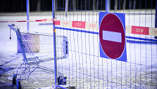 Sergančiųjų daugėja, prekybos centrai tu&scaron;tėja 