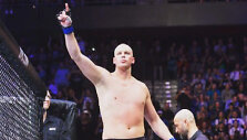 Stefanas Struve buvo auk&scaron;čiausias UFC kovotojas.
