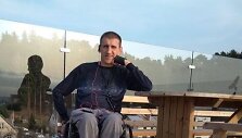 Norėdamas gauti darbą, neįgalus ir pir&scaron;tų nevaldantis jaunuolis i&scaron;ugdė neįtikėtinus sugebėjimus