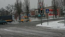 Klaipėdoje nuo ryto intensyviai valomos gatvės.