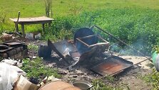 &Scaron;ilalės rajone, Rubaičių kaime, degtinė buvo gaminama tiesiog gyvenamojo namo kieme, visi&scaron;kai nesistengiant nuslėpti vykdomą nusikalstamą veiką. 