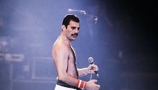Freddie Mercury koncerte Paryžiuje (1984 m.)