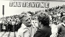 Valdas Adamkus ir Kazys Saja, 1988 m. rugpjūčio 23-oji, Sąjūdžio mitingas Vignio parke
