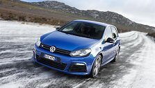&bdquo;Volkswagen Golf R&ldquo; slidžiame kelyje
