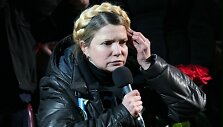 &laquo;Больная&raquo; Тимошенко пояснила конфуз с высокими каблуками