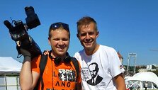 Andrius Tapinas su laidos &bdquo;Gyvūnų manija&ldquo; operatoriumi ir augintiniu Lokiu