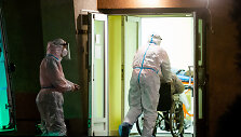 COVID-19 pacientai atvežami į Vilniaus miesto klinikinę ligoninę