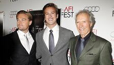 Leonardo DiCaprio (kairėje), Armie Hammeris (centre) ir Clintas Eastwoodas