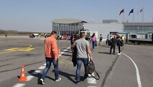 Nacionalinio visuomenės sveikatos centro Klaipėdos departamento specialistai iki &scaron;iol vyksta į visus Klaipėdą pasiekiančius tarptautinius keltus ir Palangos oro uoste besileidžiančius lėktuvus.