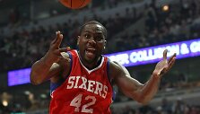 Eltonas Brandas &bdquo;76ers&ldquo; ekipai pelnė 33 ta&scaron;kus ir atkovojo 16 kamuolių.