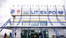 Žmonių eilės prie vakcinavimo centro &bdquo;Litexpo&ldquo;