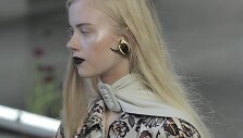 &bdquo;Rodarte&ldquo; 2016 m. rudens-žiemos kolekcijos modelis