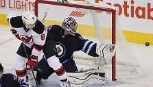 Dainius Zubrus ir &bdquo;Jets&ldquo; vartininkas Alas Montoya