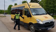 Policija tikrino mokyklinių autobusų vairuotojus