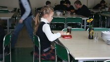 Klaipėdos mokyklos raginamos įsijungti į programą ir pradinukus nemokamai vai&scaron;inti vaisiais ir daržovėmis. 