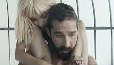 Shia LaBeoufas ir Maddie Ziegler Sios vaizdo klipe &bdquo;Elastic Heart&ldquo;