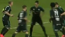 Futbolininkų &scaron;okis prie&scaron; kampinio kėlimą