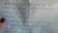 Pensininkas jaunoms klaipėdietėms bruko ra&scaron;telius su siūlymais gauti finansinę paramą ir net i&scaron;tekėti.