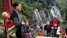 Hmong genties moteris
