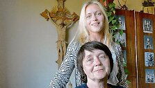 Angelų kūrėja Rūta Kavaliauskienė su dukra Ieva Stumbraite