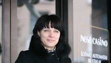  Anot I.Česnakienės, per beveik de&scaron;imtmetį, kai Lietuvoje įteisintas lo&scaron;imų verslas, žaidėjų įpročiai pakito - jie žino, ko tikėtis kazino, greičiau apsisprendžia sustoti.