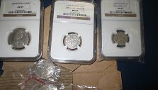  Muitininkai sulaikė neteisėtai i&scaron; Lietuvos ketintas i&scaron;vežti senovines monetas. 