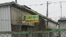 Kaip darbuotojai juokais i&scaron;sirei&scaron;kė, dabartinio turgaus vaizdas primena čigonų taboro gyvenvietę