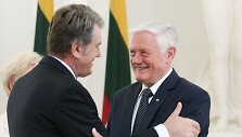 Buvę Ukrainos ir Lietuvos prezidentai: Viktoras Ju&scaron;čenka ir Valdas Adamkus