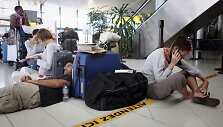 Skrydžio laukiantys keleiviai viename i&scaron; Prancūzijos oro uostų