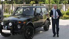 V.Putinas su savo &bdquo;Niva&ldquo;