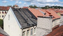 Jau pusantrų metų Kurpių gatvės gyventojai vargsta gyvendami po nurengtu stogu. 