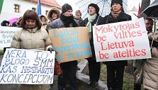 Pedagogai mitingą surengė piktindamiesi mažėjančiu finansavimu